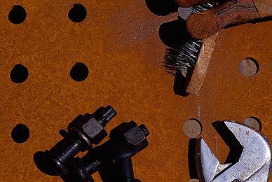 KK官方对战平台新图推荐，僵尸围城危机四伏，一人一狗艰难求生